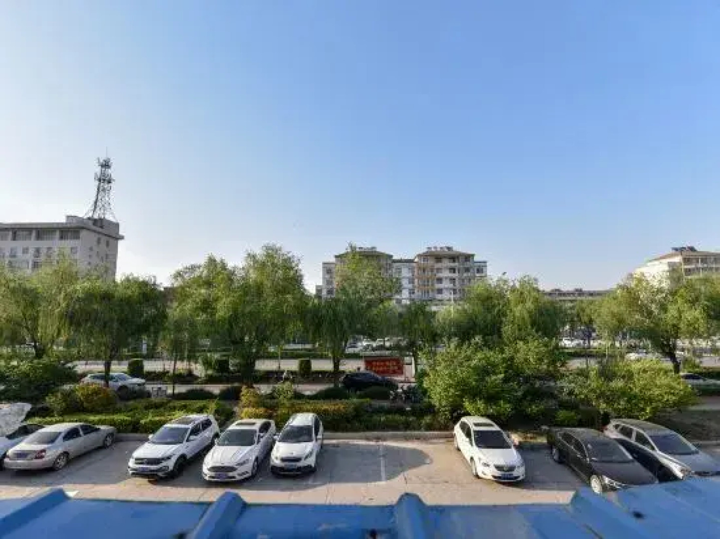 Seven o'clock Sunshine E-sports Hotel (Hebi Xinghe Street Yulong Shopping Center)