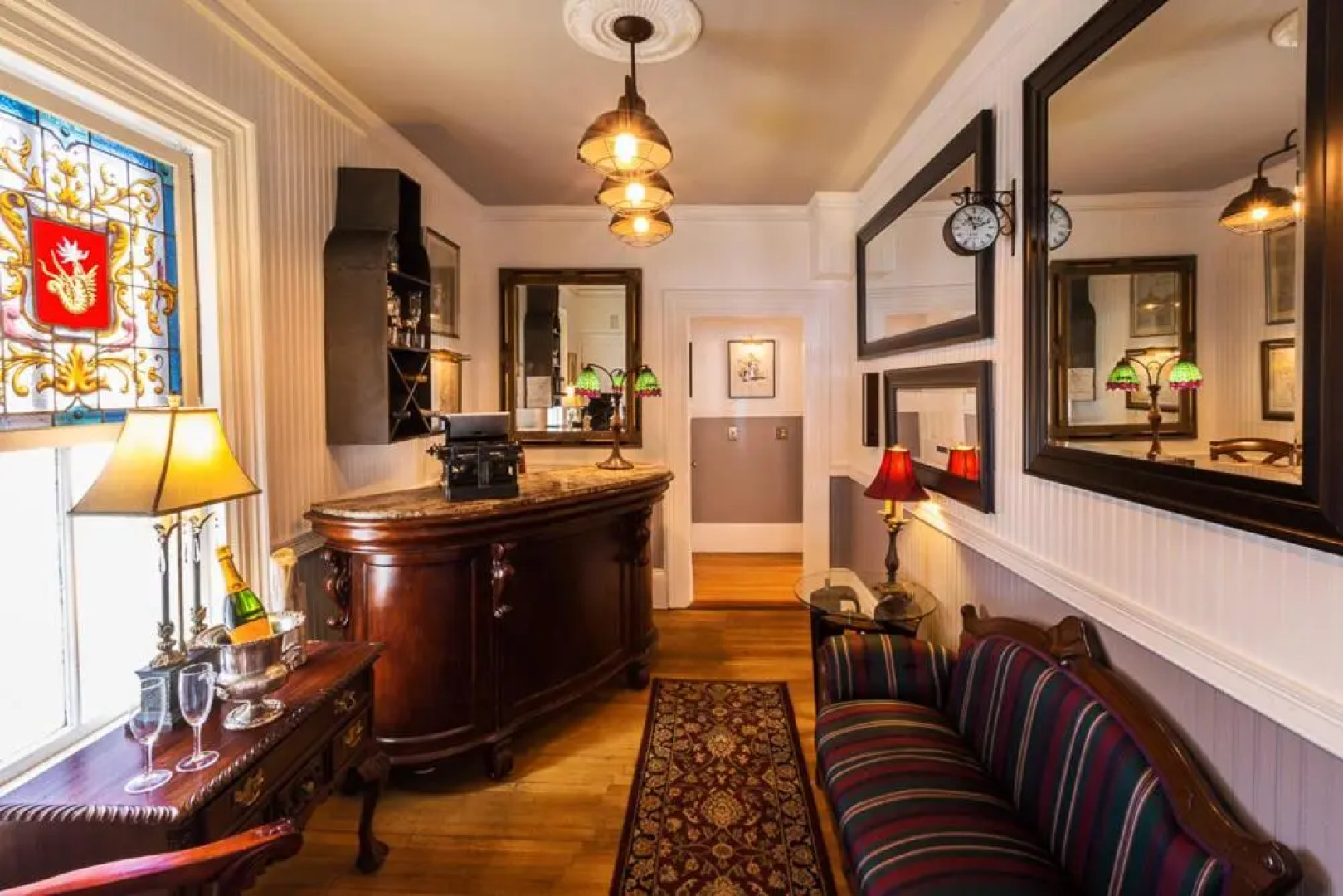 Queen Vic Guest House Provincetown Adults Only