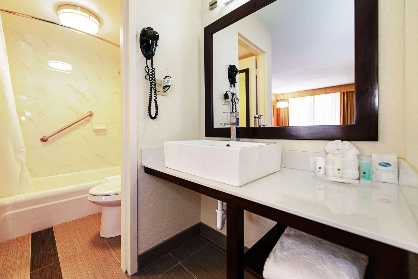 New Hope Inn & Suites