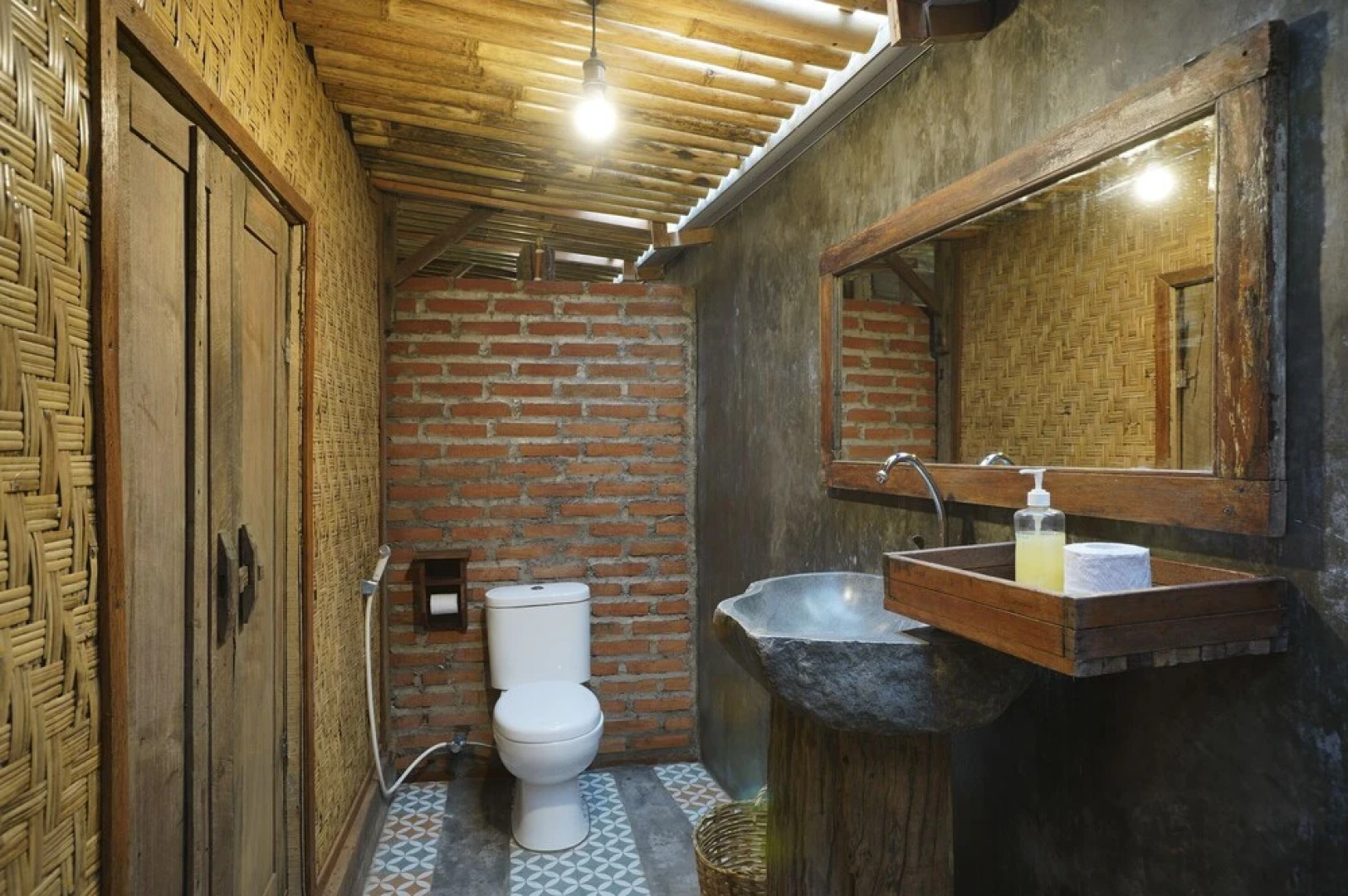 Oyo 2523 Kayu Beach Villa