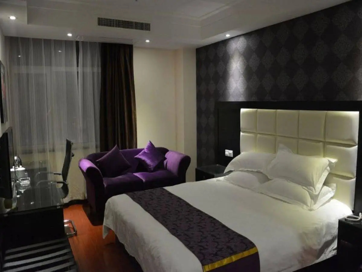 Heze Taisen Lidu Hotel