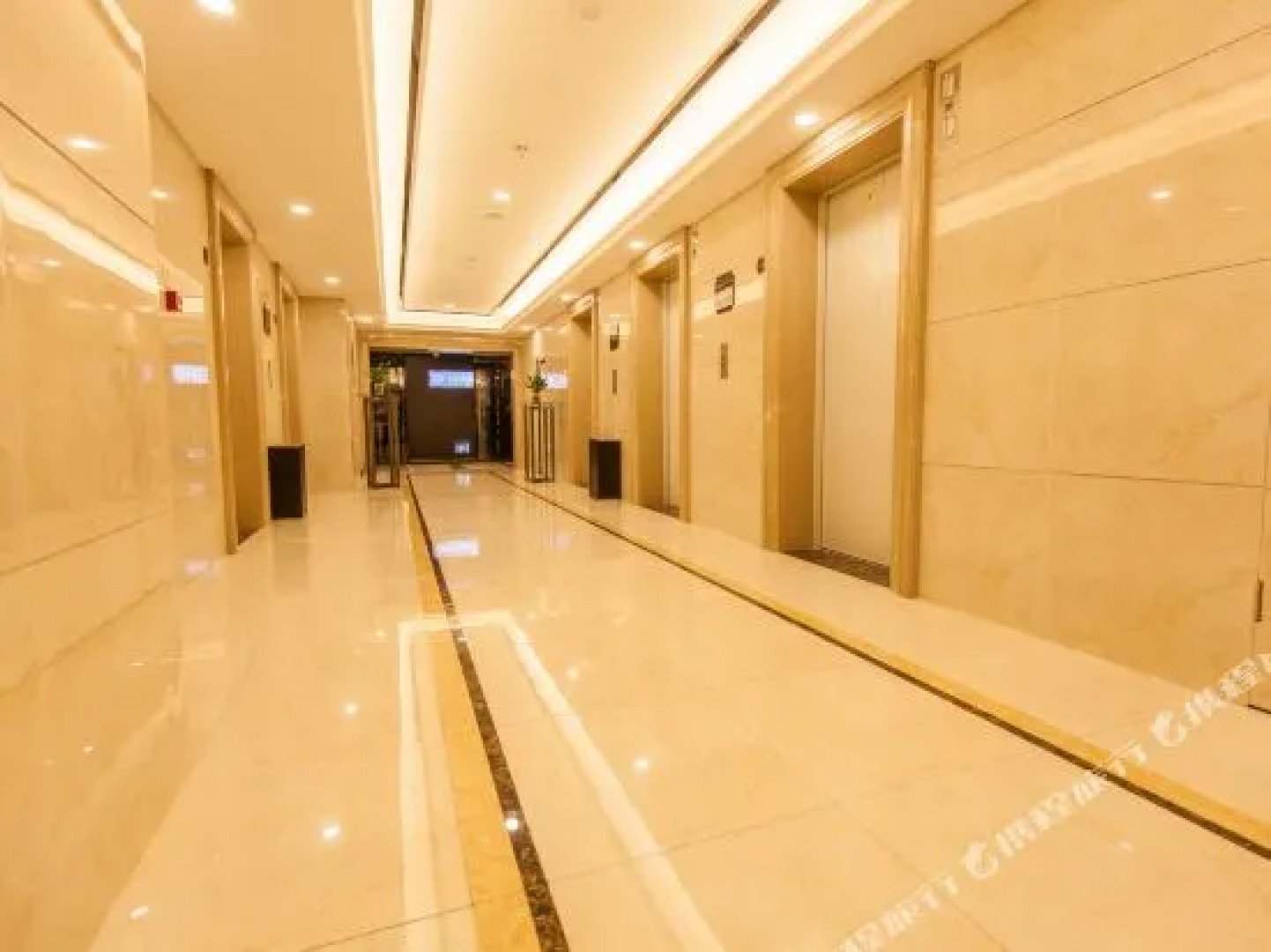 THESENSEHOUSEHOTEL.COM