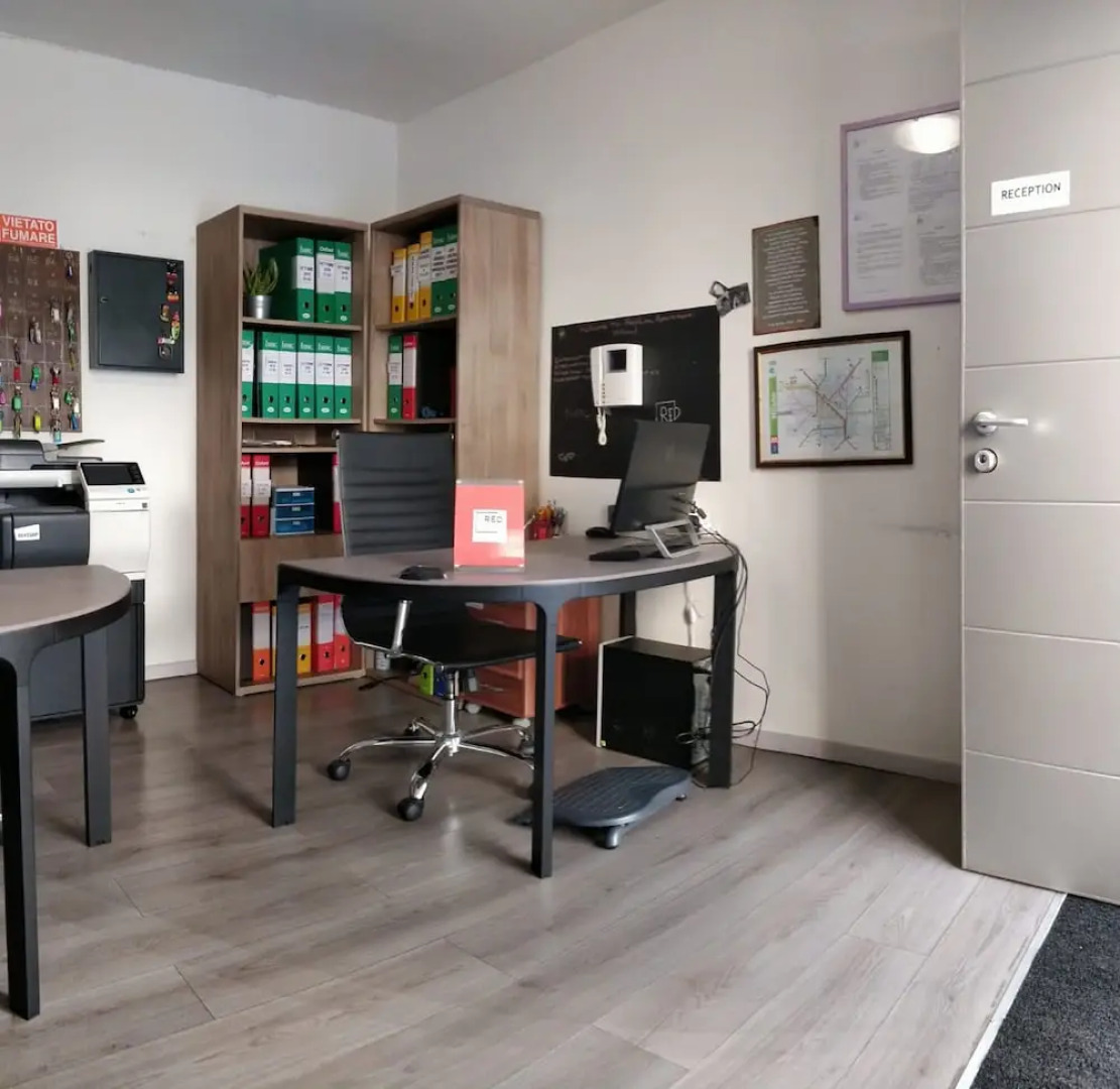 Red Line Room Division