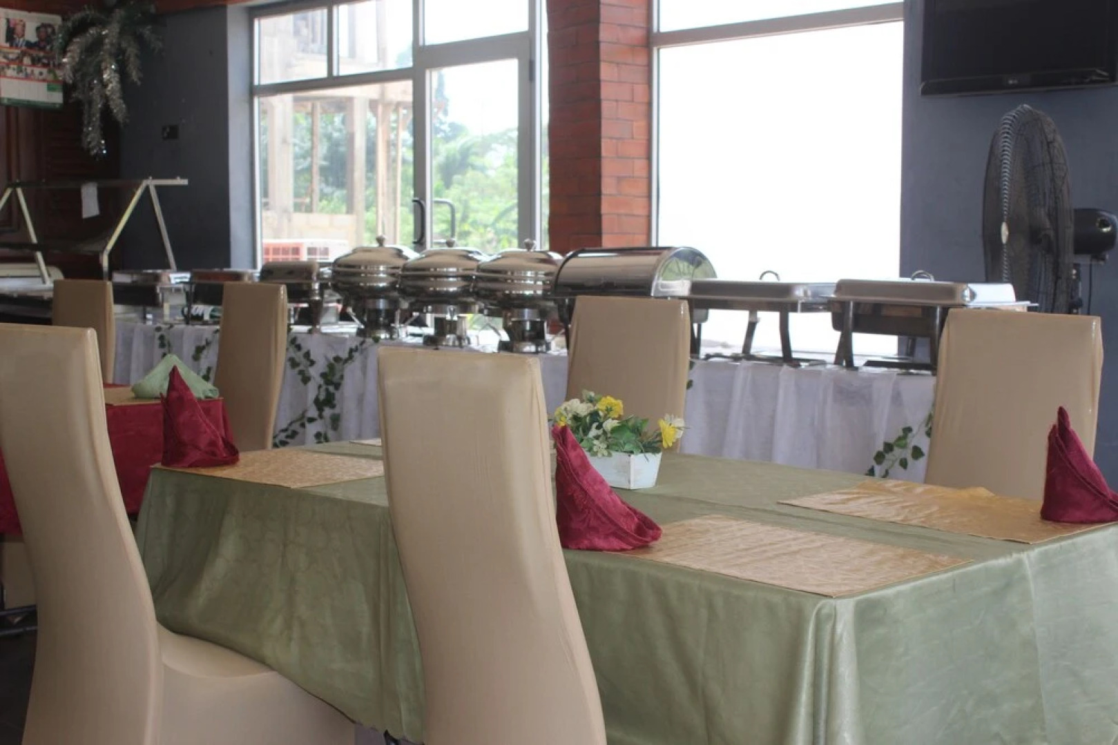 Oguaa Apartments & Lodging