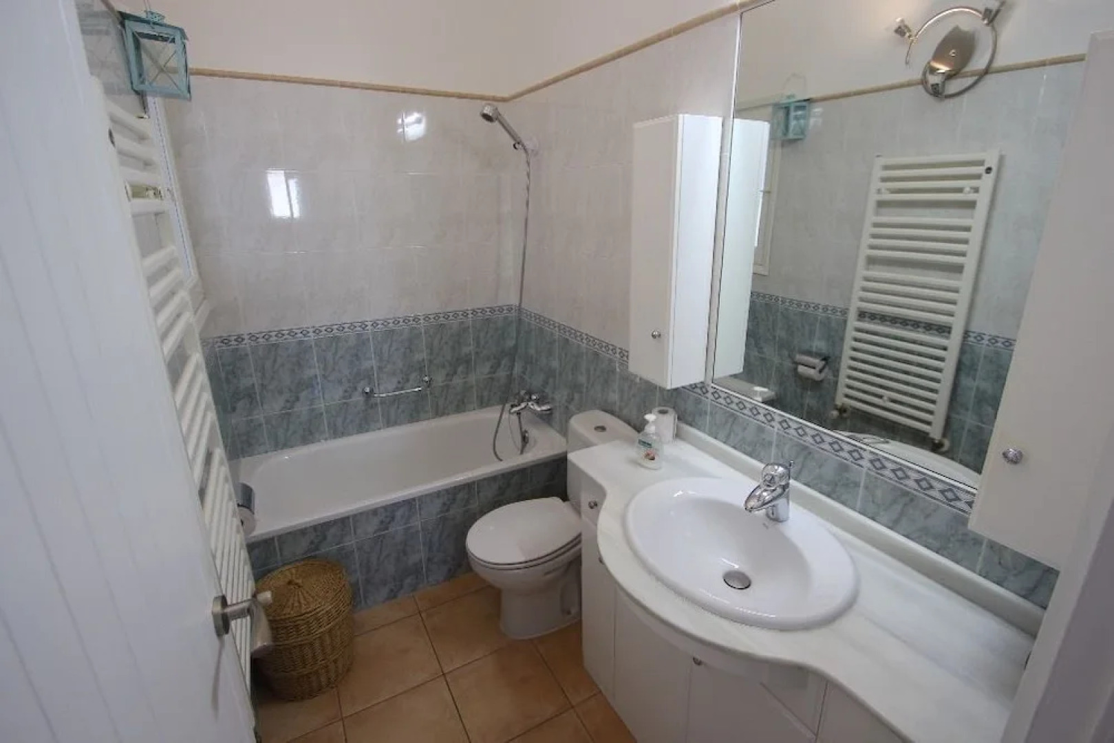 Golondrina - panoramic hillside holiday house in Moraira