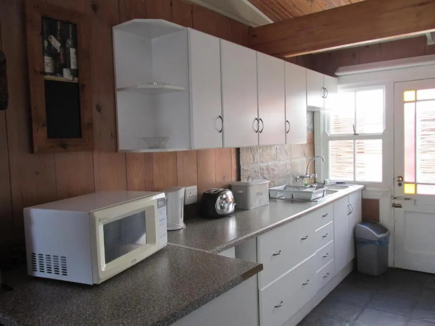 Point Village Accommodation -Linky's House