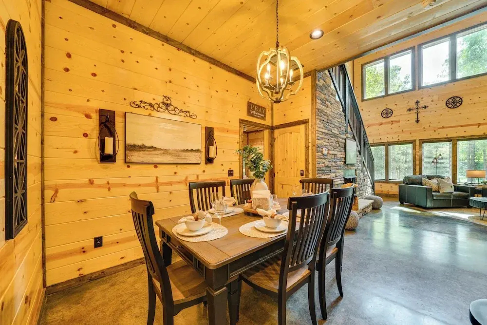 Broken Bow Cabin Near Choctaw Casino: Hot Tub!