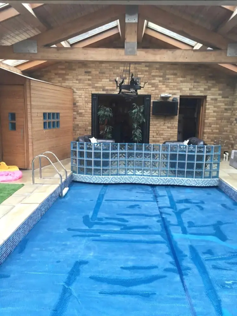 4 Bed House with Swimming pool and Sauna