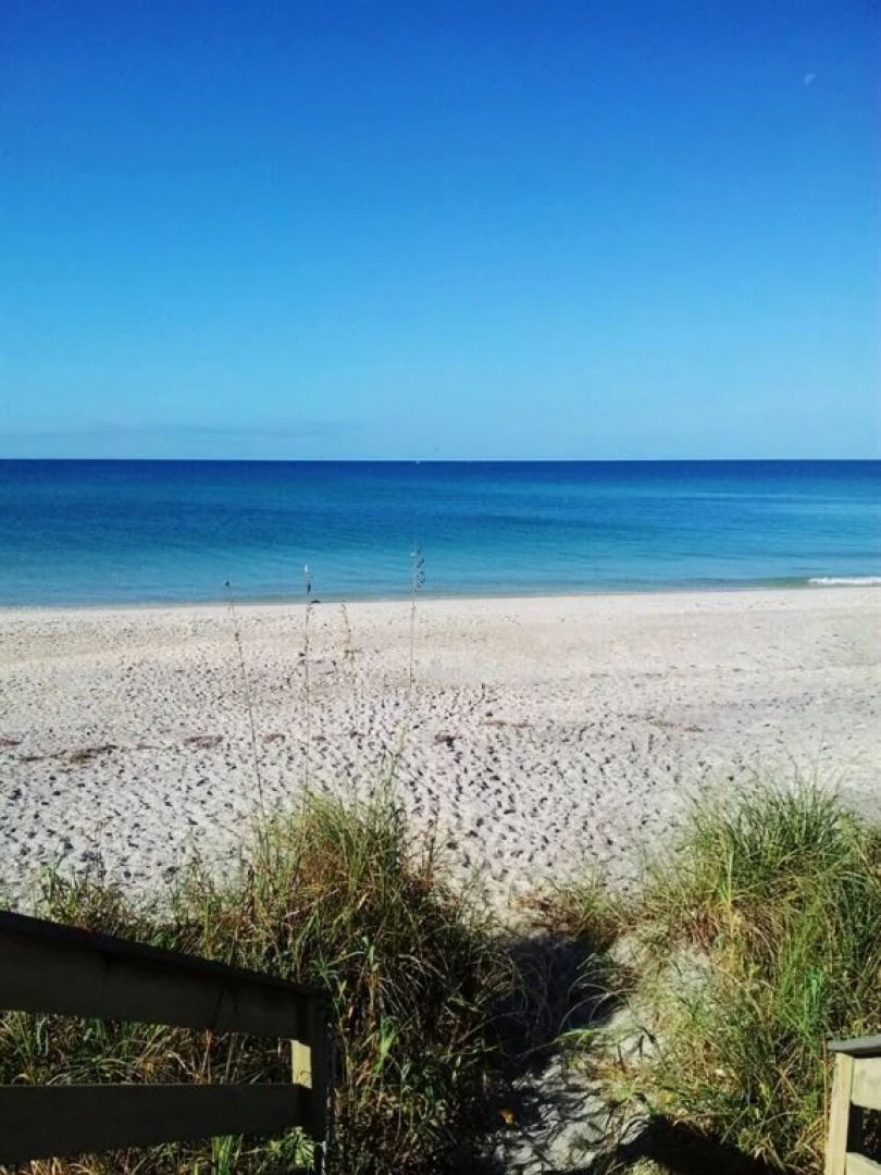 Spacious Englewood House with Deck - On The Beach!