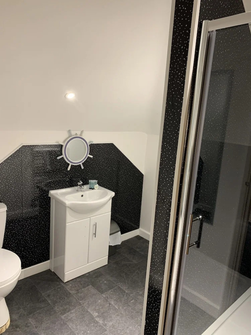 The Waves Bar Cafe B and B Hotel