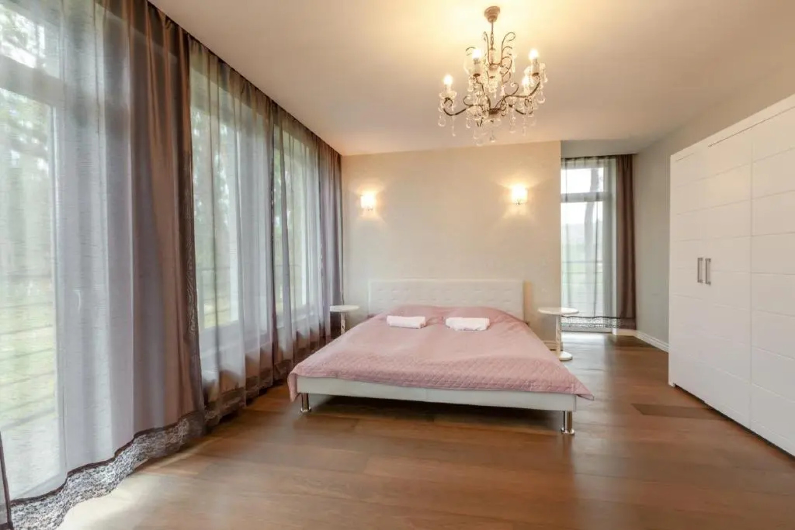 Amber Diamond - 3 Level Townhouse