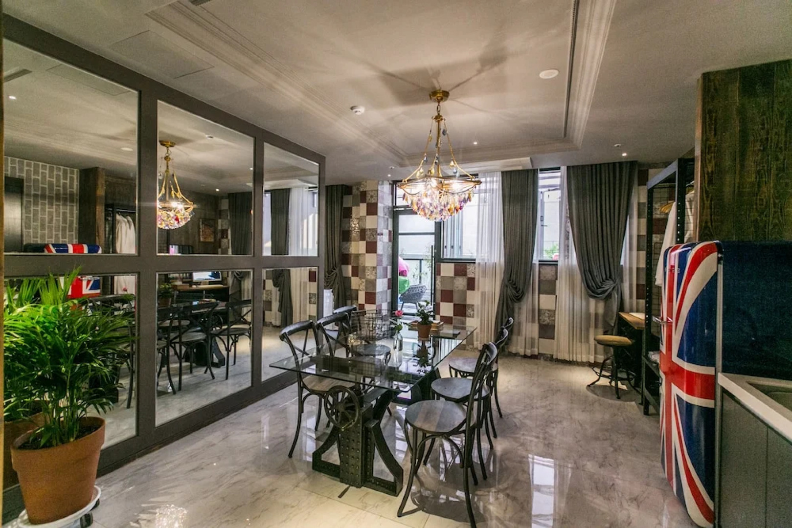 Hotel February Dong Seong Ro