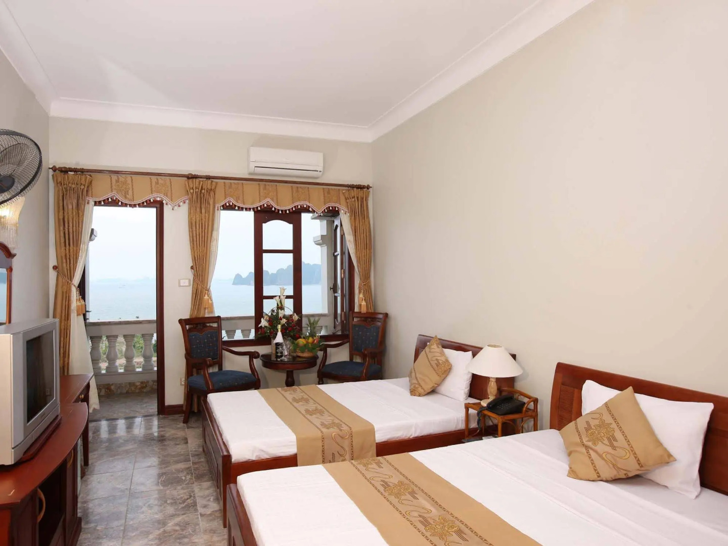 Hoa Binh Ha Long Hotel