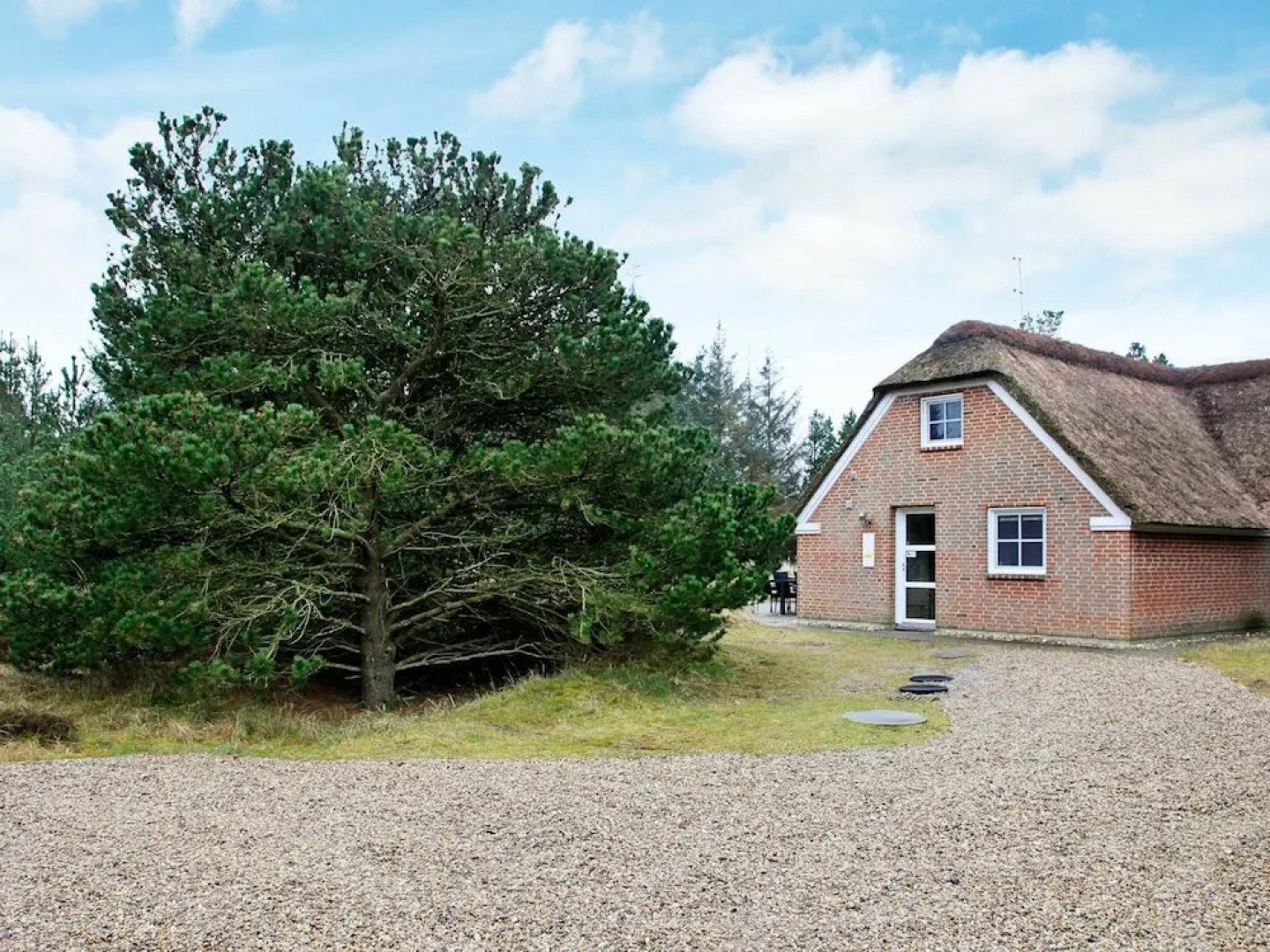 10 Person Holiday Home in Oksbol