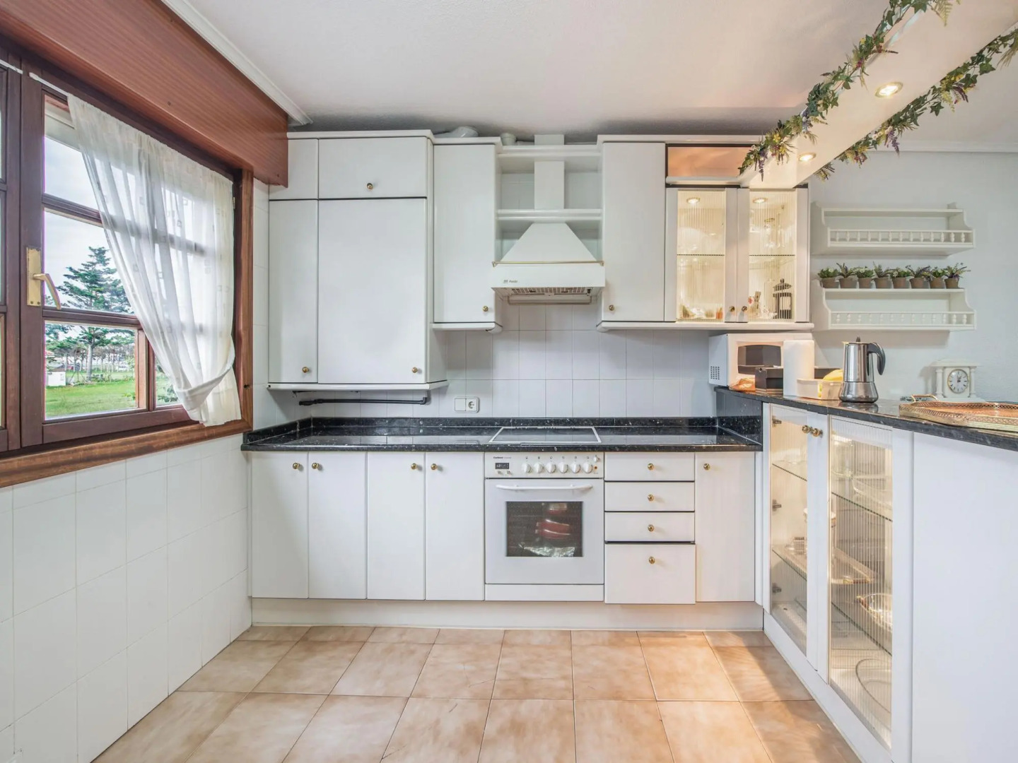 Lovely Holiday Home in Loredo a Stonethrow From the Beach & Communal Pool