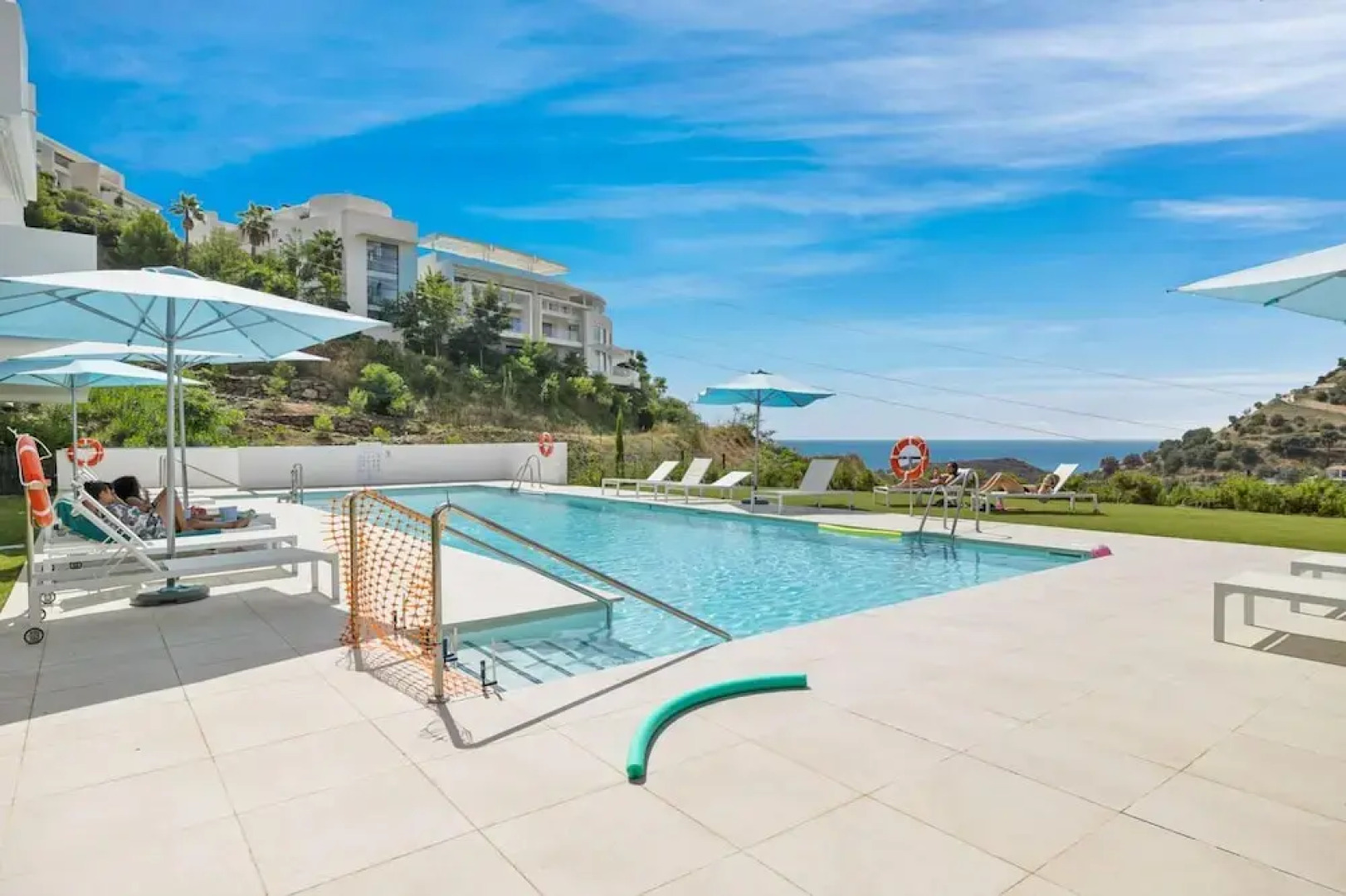 Hillside Flat With Pool in Palo Alto - Ref M49