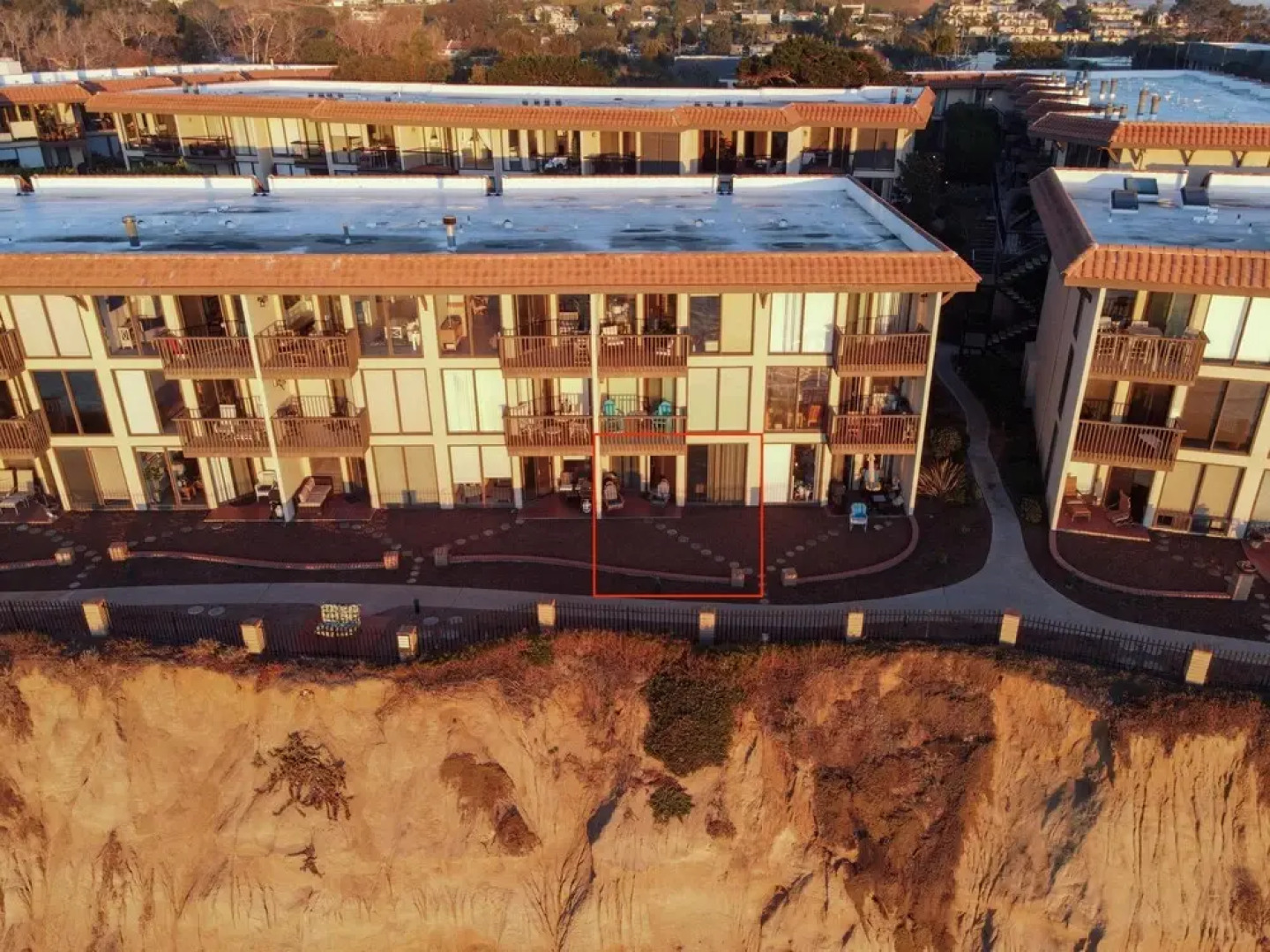 Remodeled Beachfront Condo With Pool and Beach Access Dmst14 by Redawning