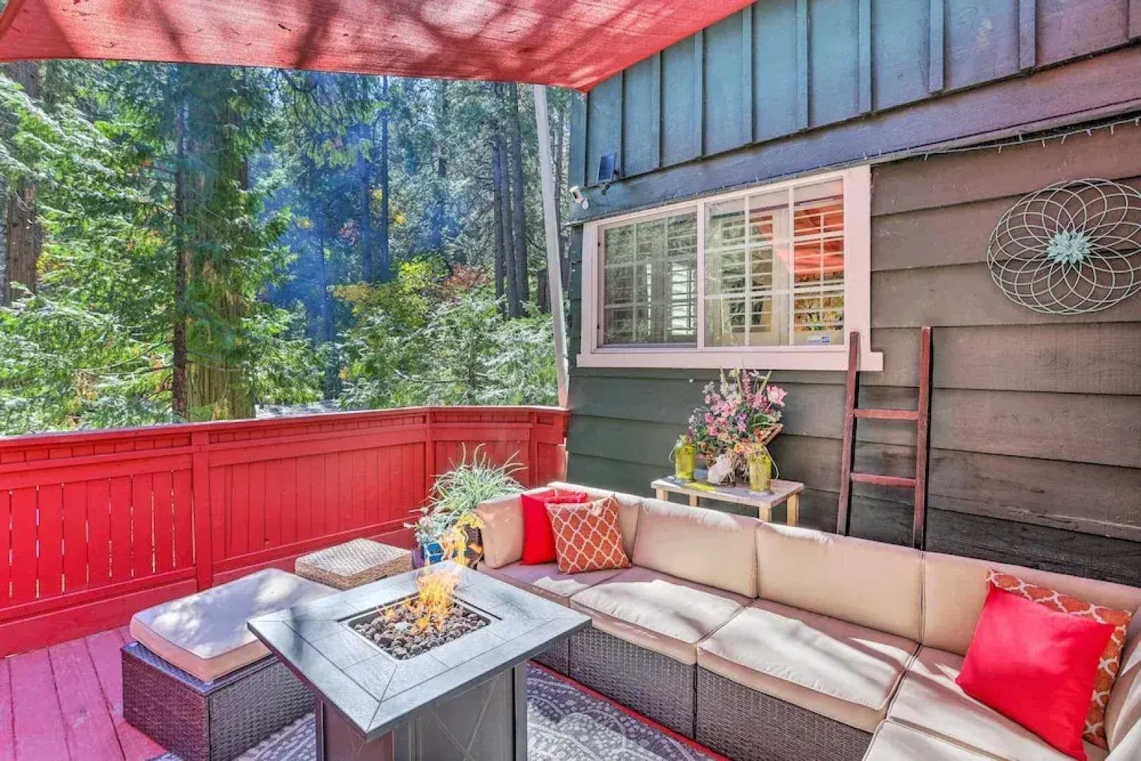 1 Mi to Lake Gregory: Boho Crestline Cabin