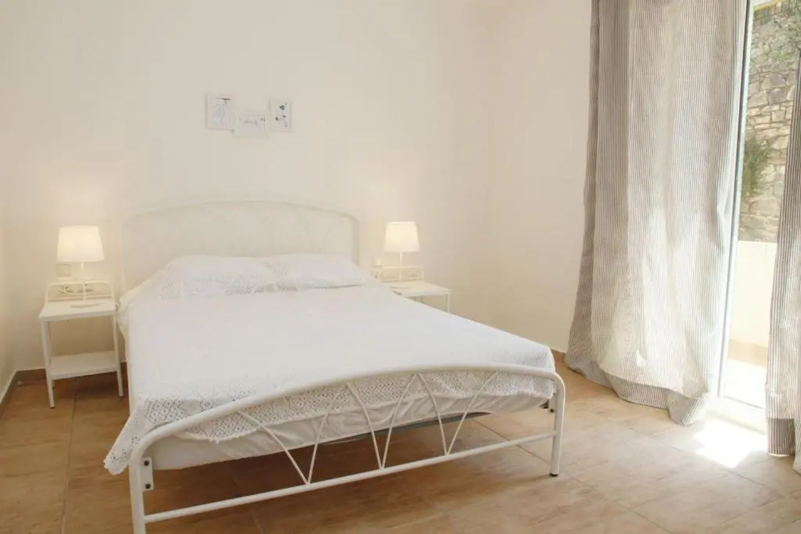 Xaradiotis House - A modern home away from home