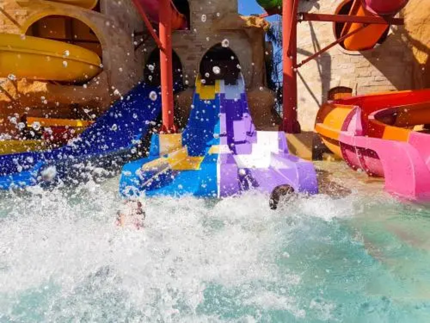 Luxury Dreamland Oasis Apartments