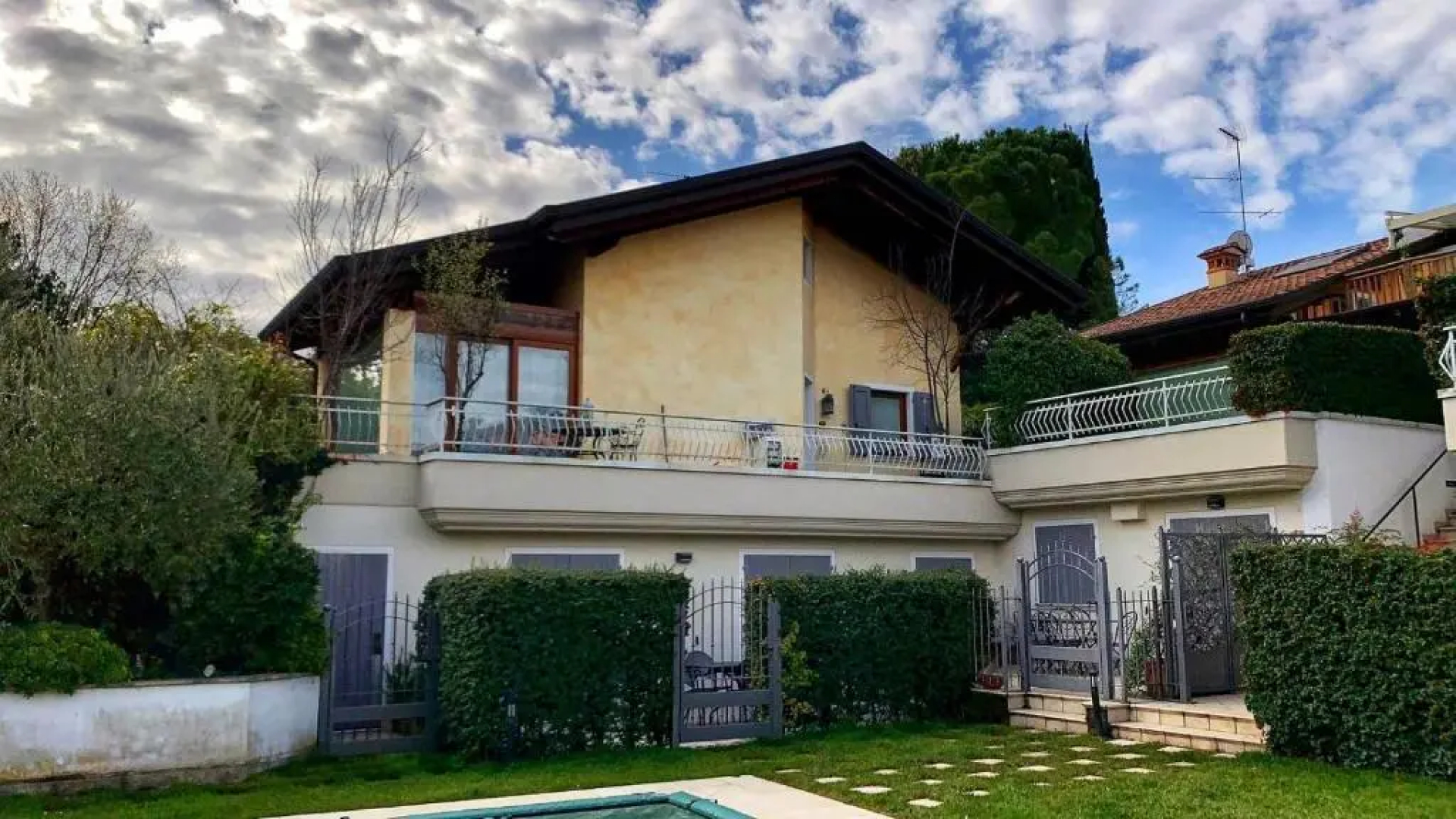 Villa Mariel