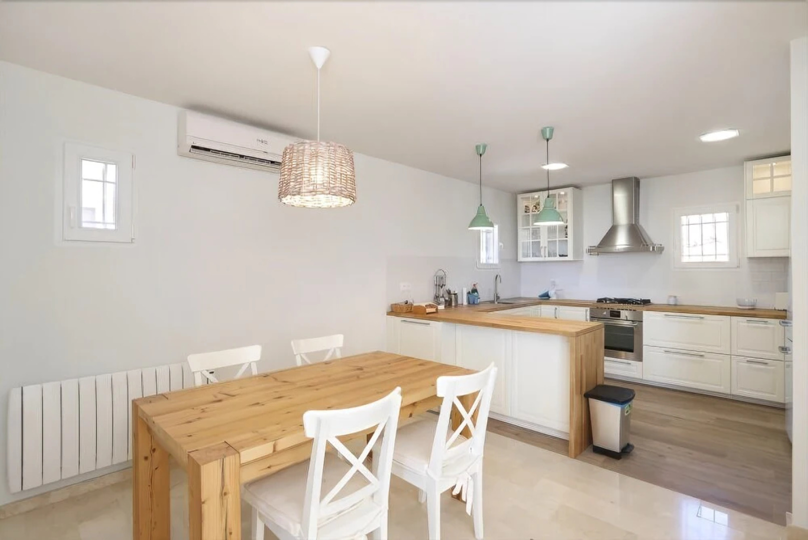 Luxury Villa Located In The Exclusive Area Of Finestra