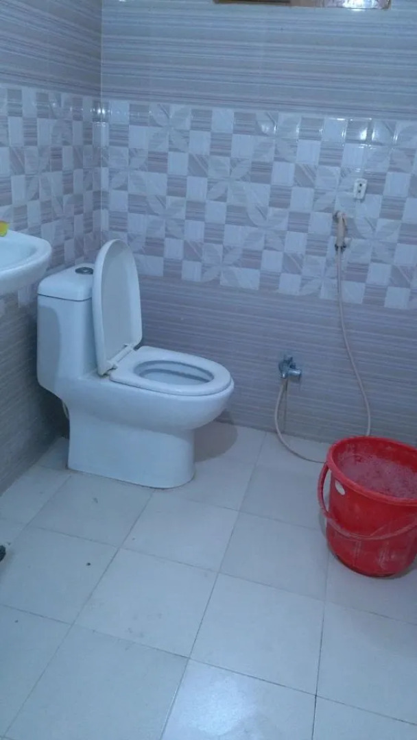 Iroomz Krishna Grand Inn