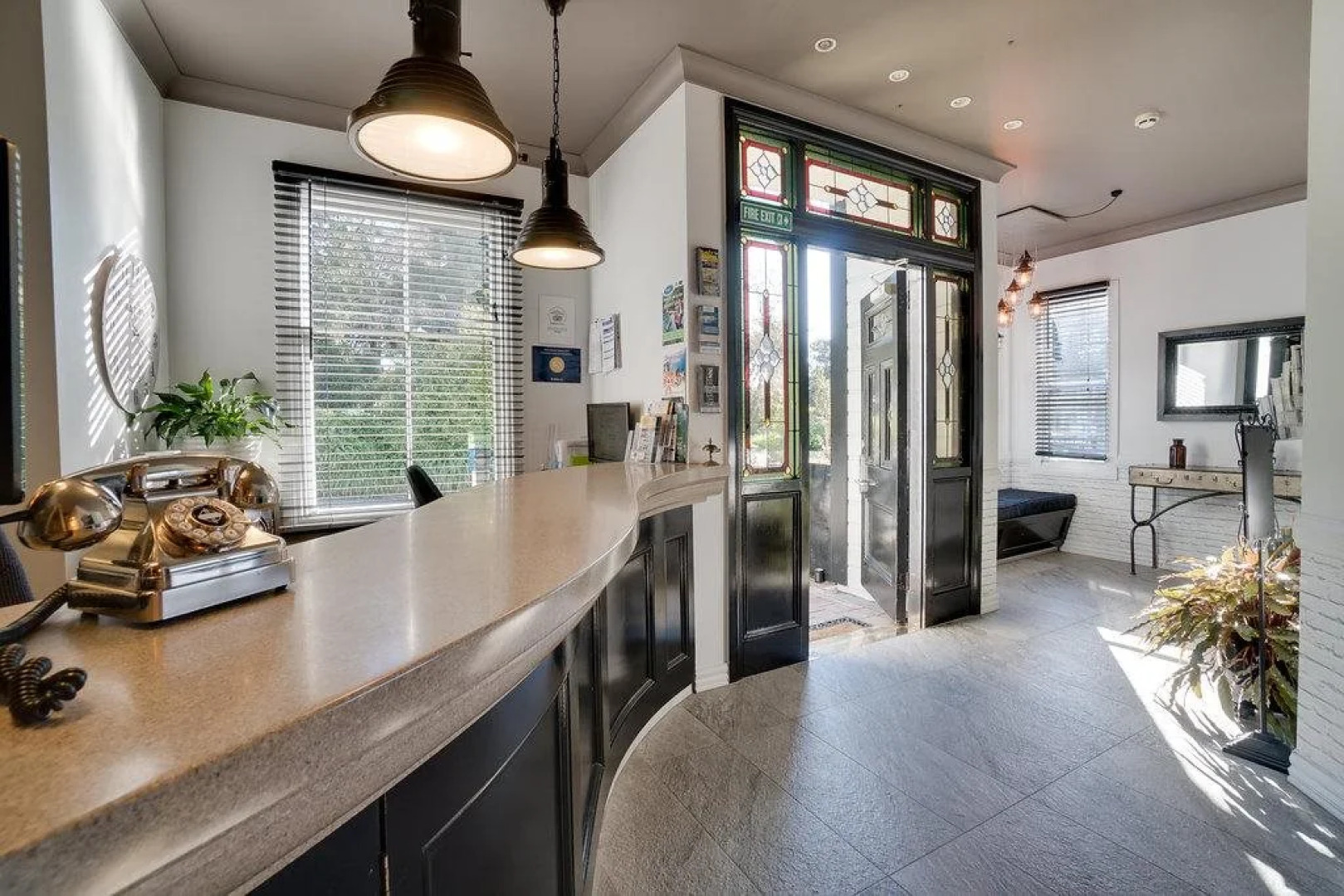 The Innbetween Lodge and Backpackers