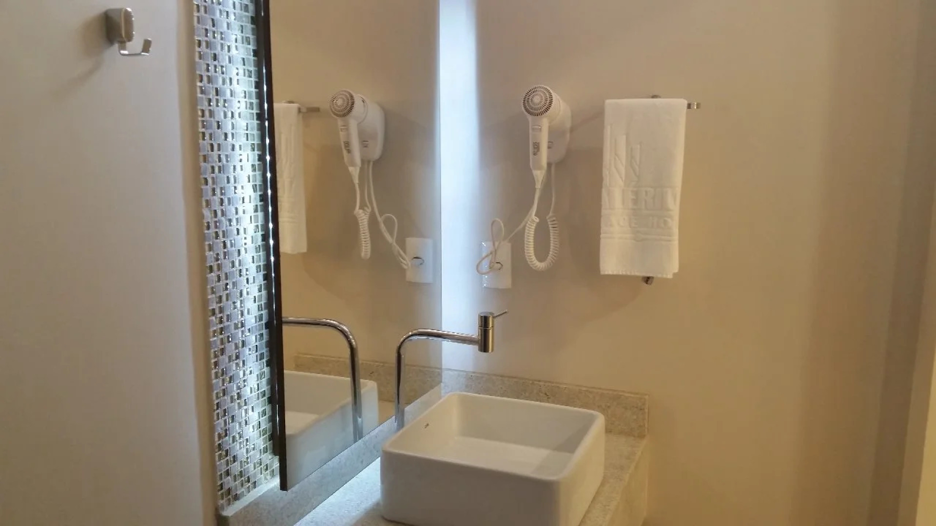 Valeriu's Palace Hotel