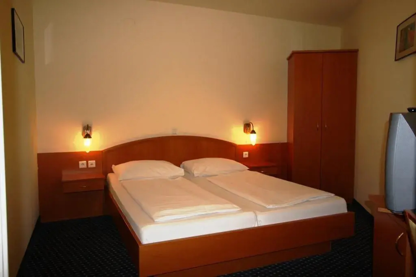 SUITE HOTEL 900m ZUR OPER