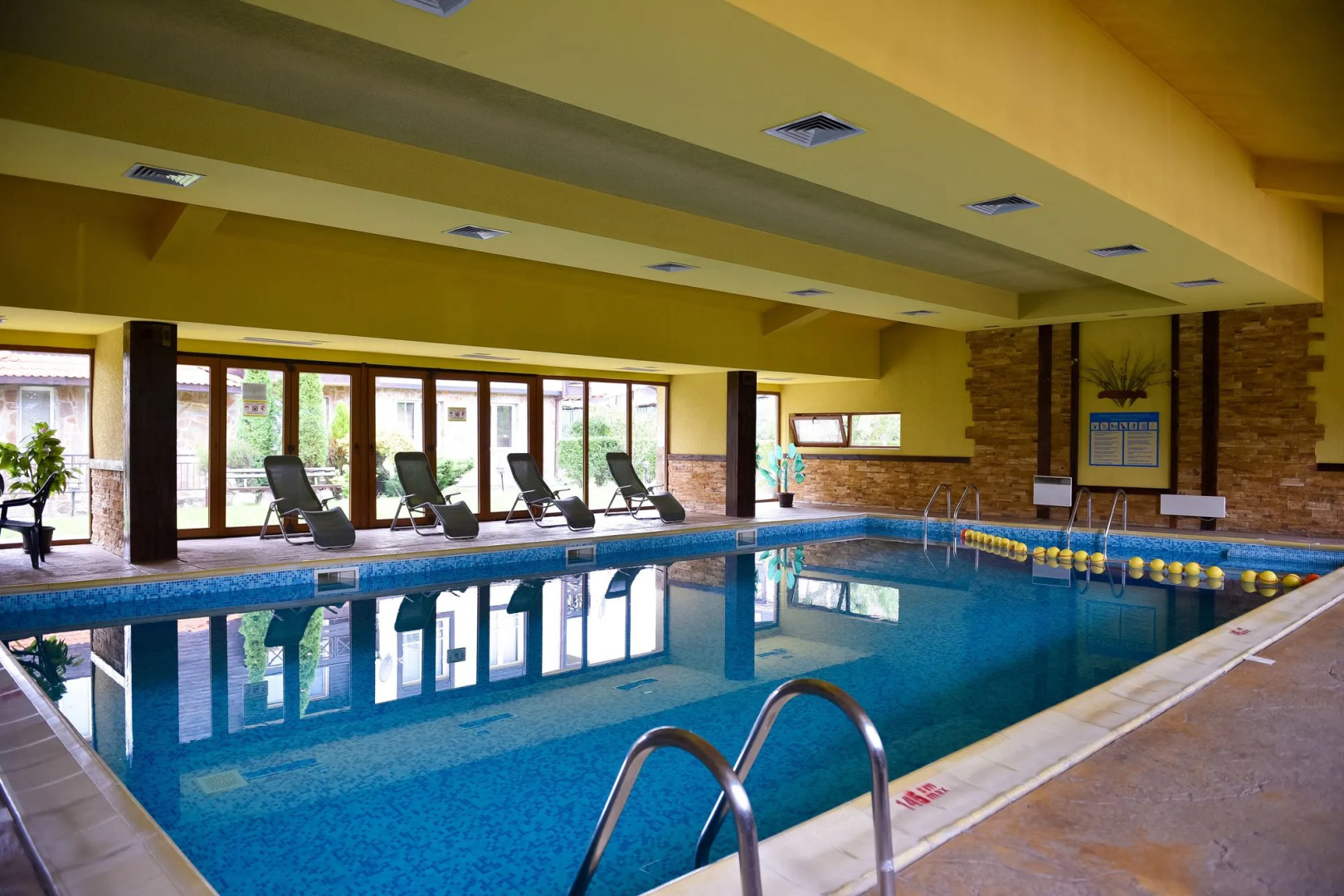 Hotel Bojur & Bojurland Apartment Complex