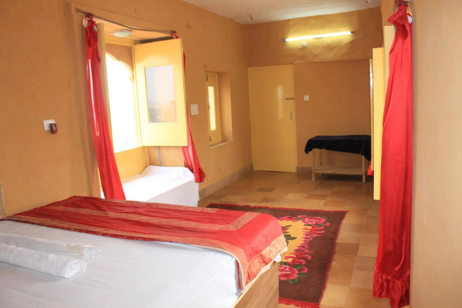 Mud Mirror Guesthouse