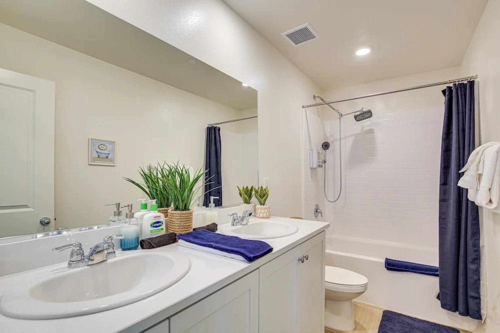 Chic Coachella Home < 3 Mi to Empire Polo Club