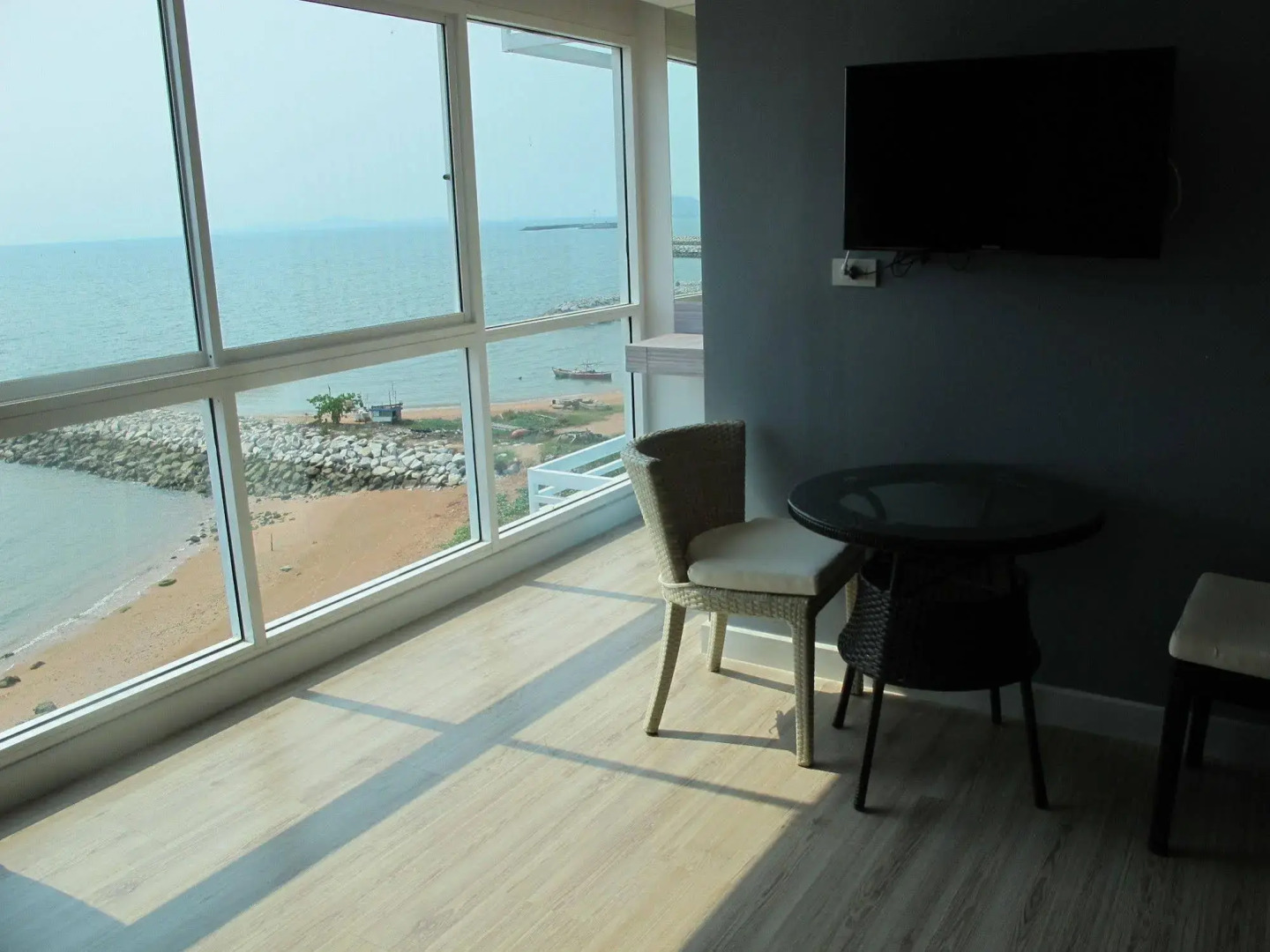 Nantra Pattaya Baan Ampoe Beach