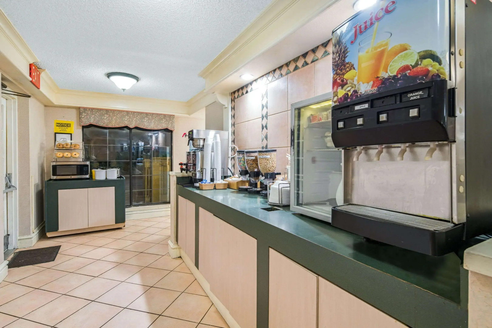 Days Inn by Wyndham San Diego Vista