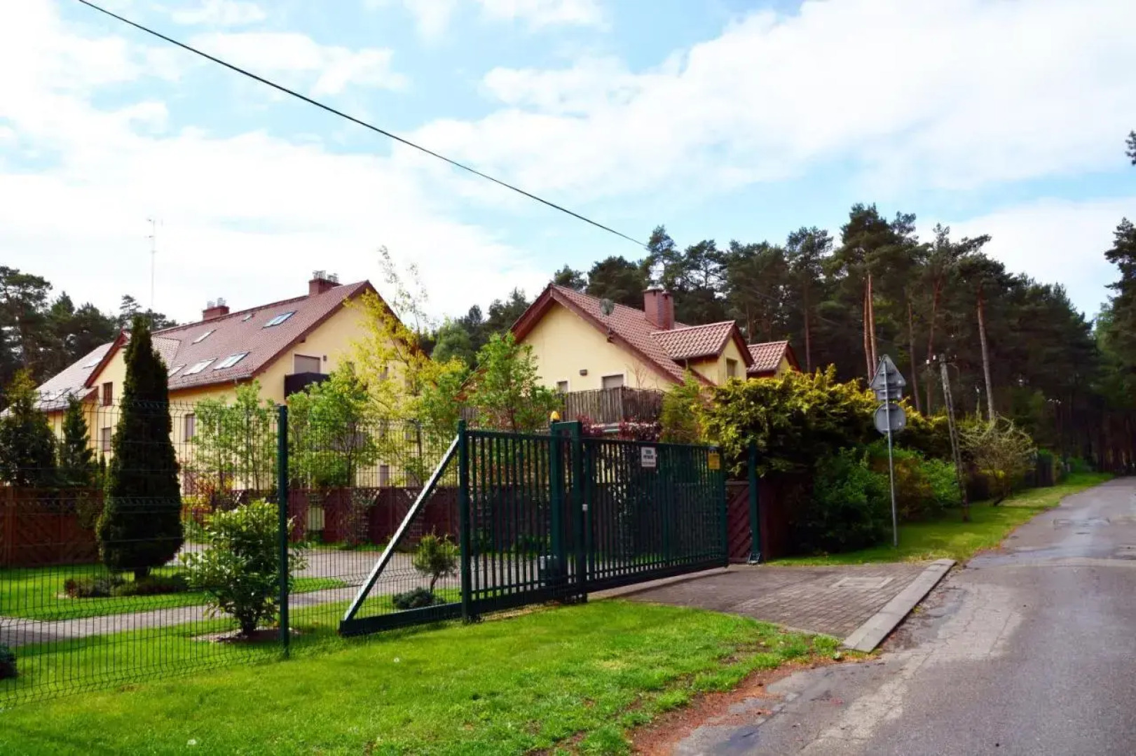 Apart 5 by Villmaris