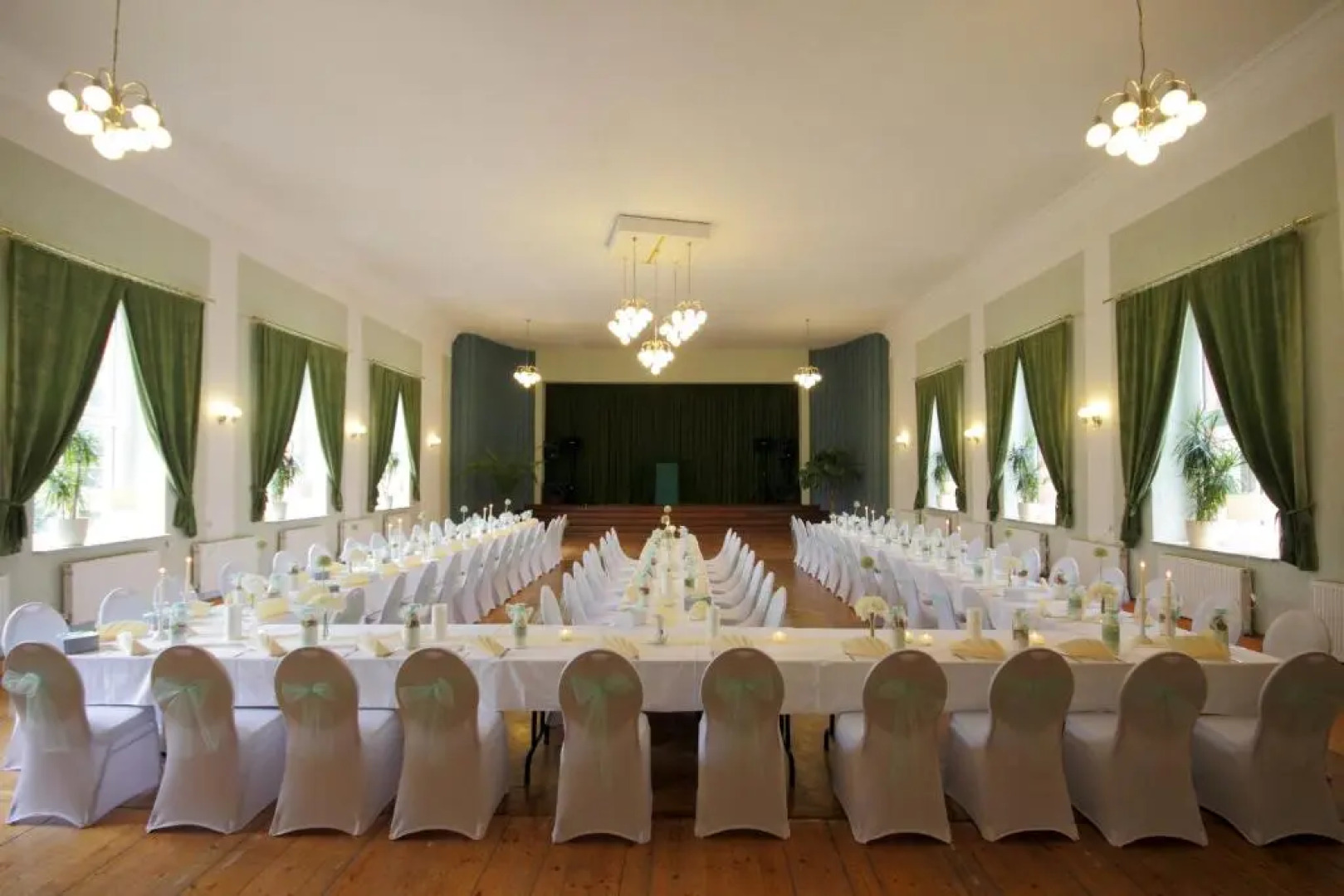 Pension Gasthof und Hotel Roter Hirsch