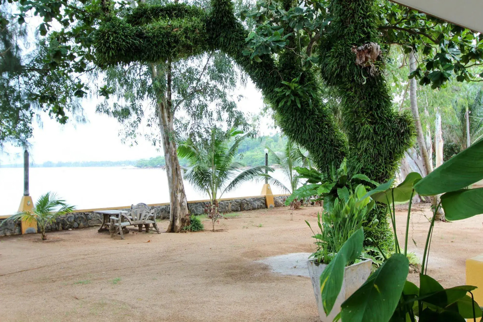 Issara Beach Resort