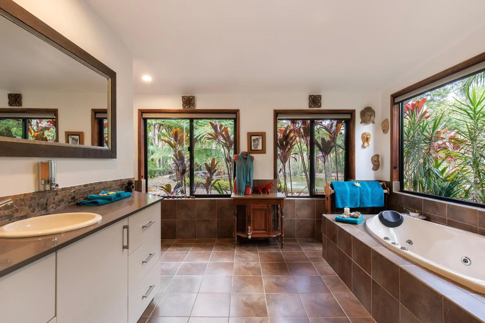 Eclectic Oasis in Doonan, Sunshine Coast