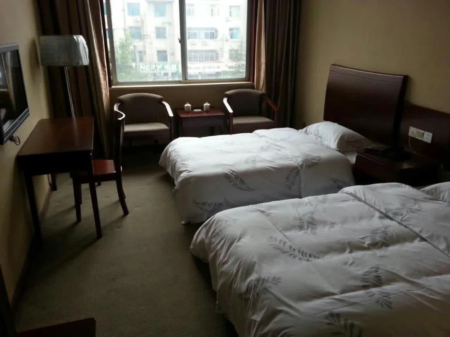 Tenglong Business Hotel