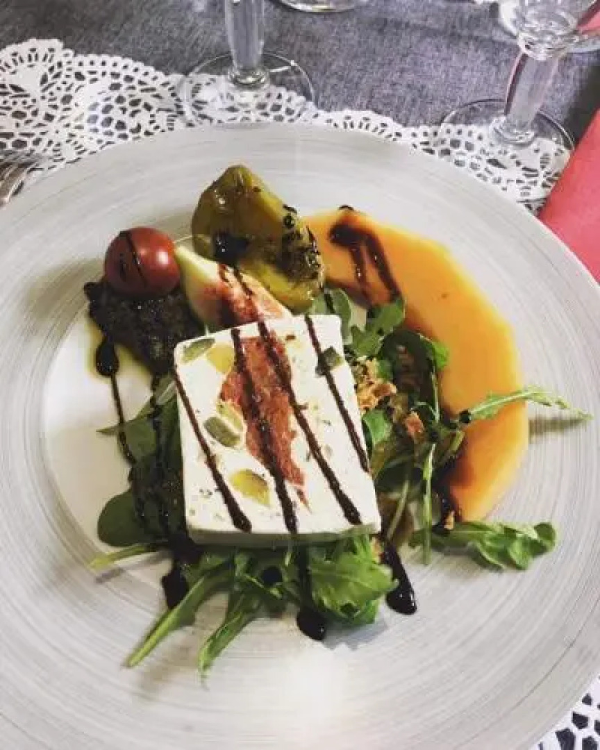 Les Tables De La Fontaine