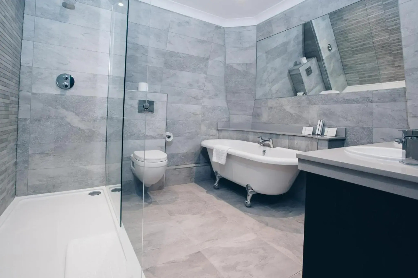 County Hotel & County Aparthotel Newcastle