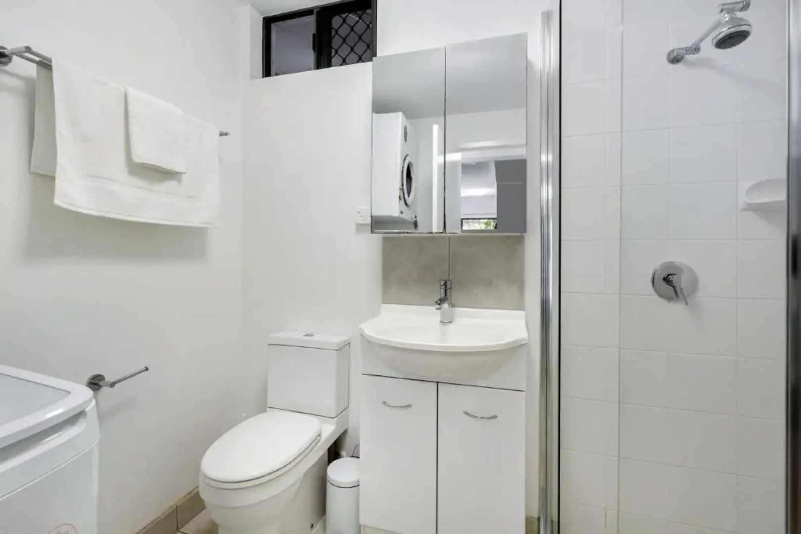 The Strand - 2BR Unit with Wifi and Beach