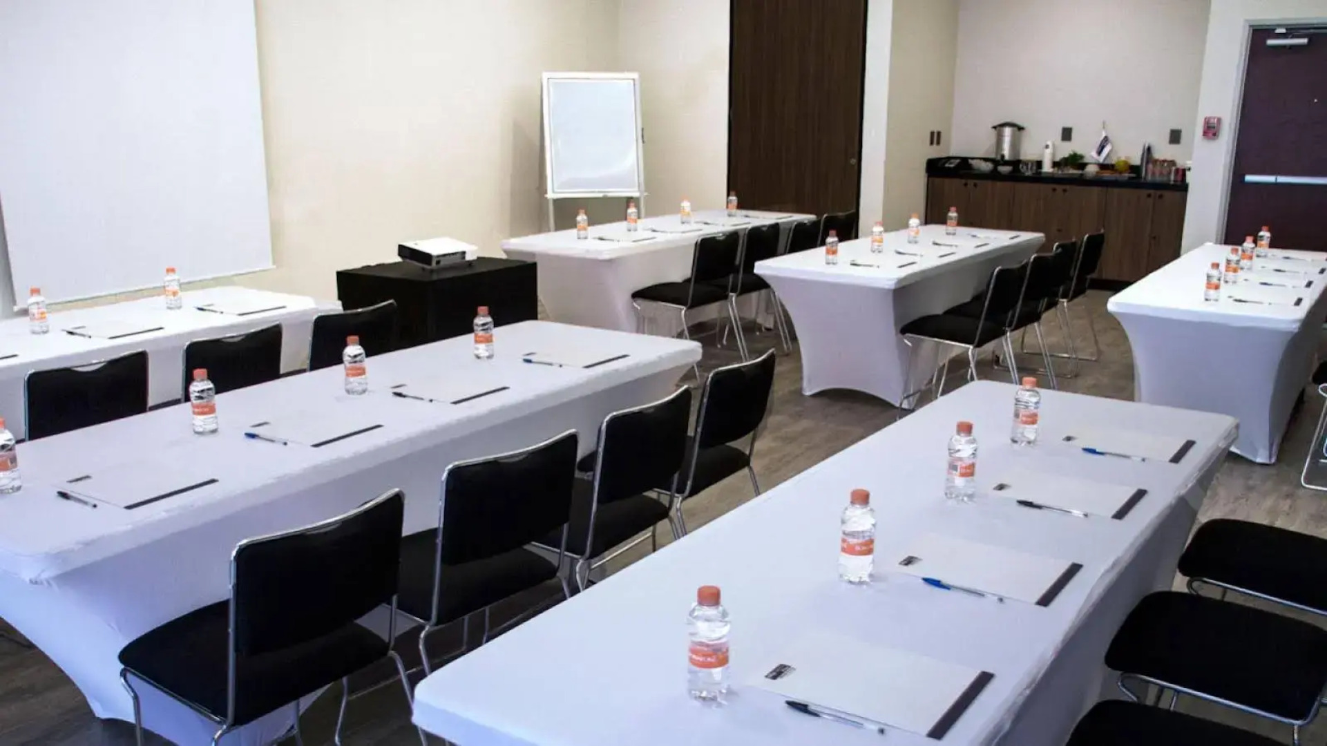 City Express Plus by Marriott Monterrey Galerias