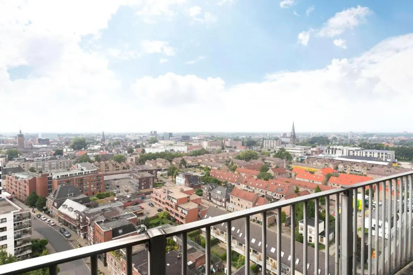 City centre apartment with a beautiful view #expat