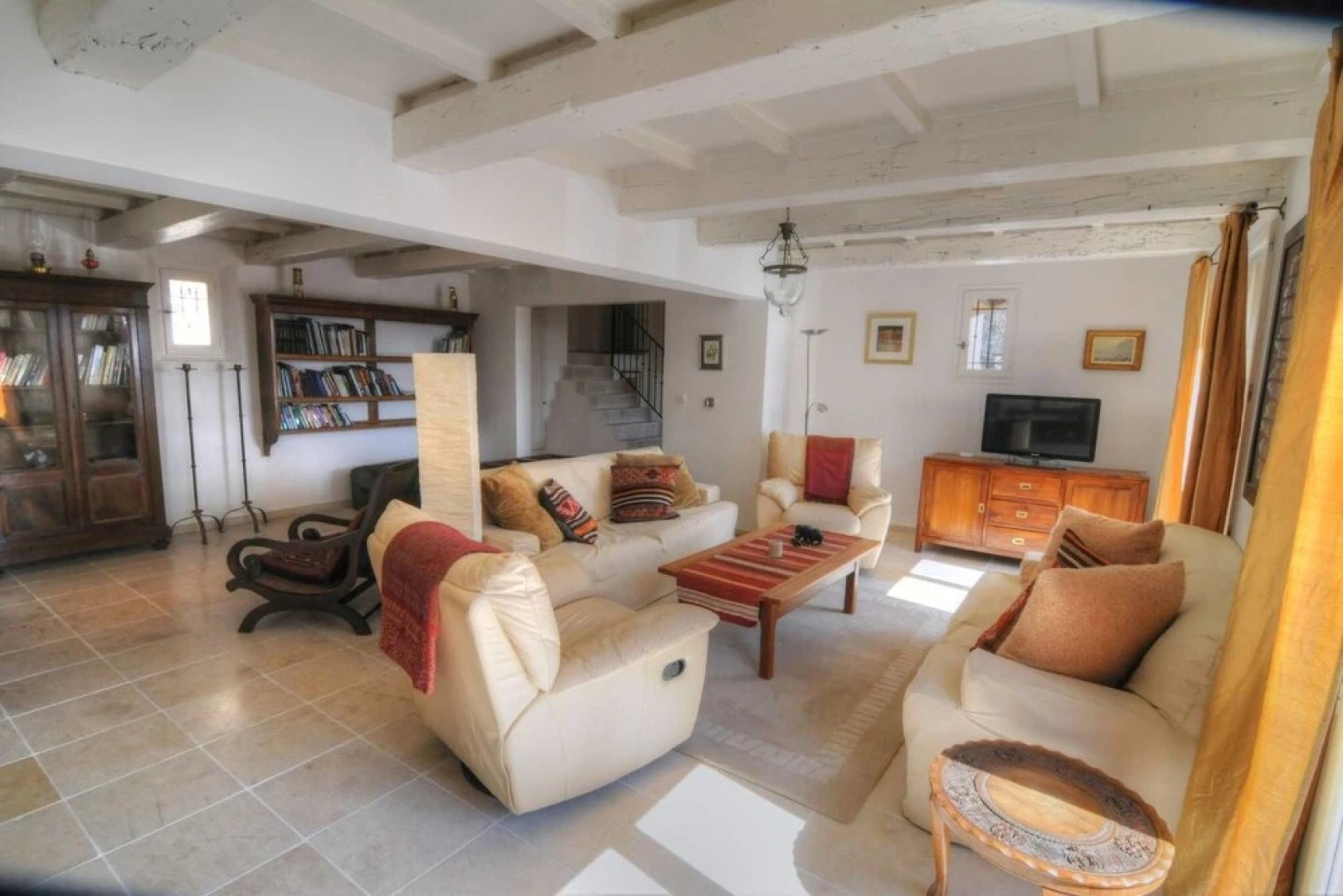 Luxury 3 bedroom villa with pool