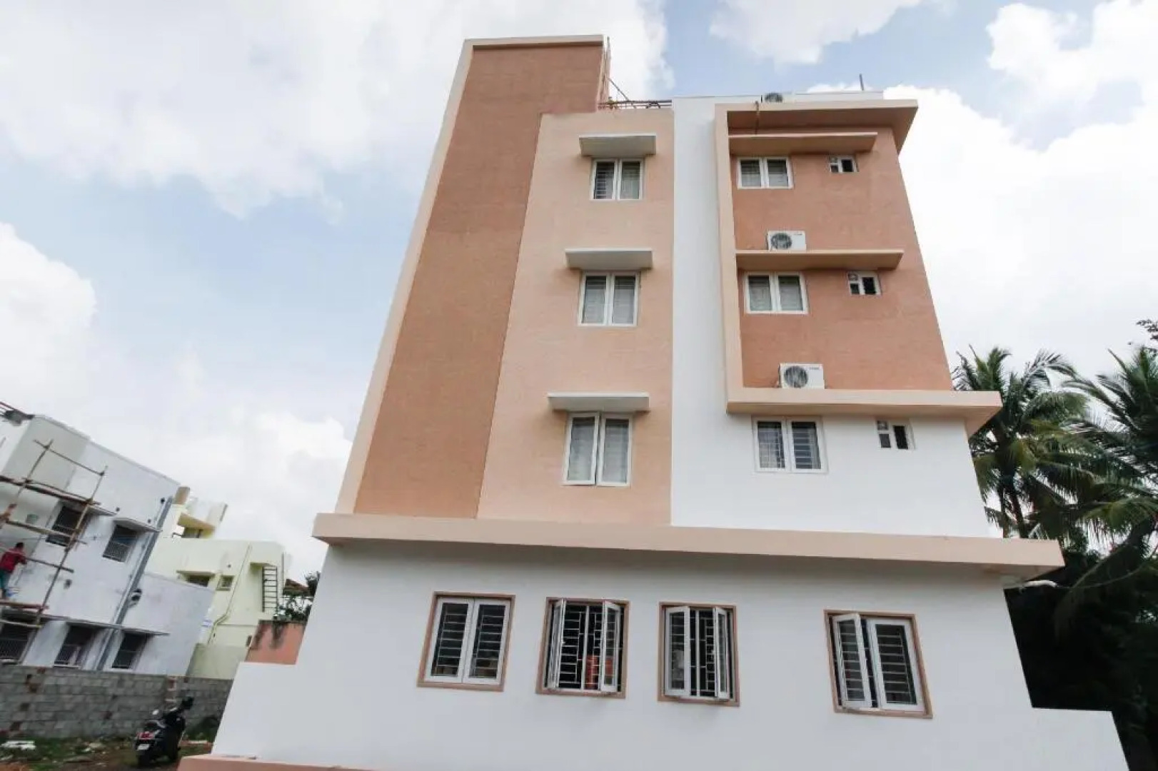 The Paradise International by OYO Rooms