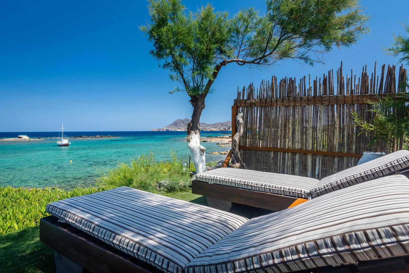 Niki Savvas Studio & Suites