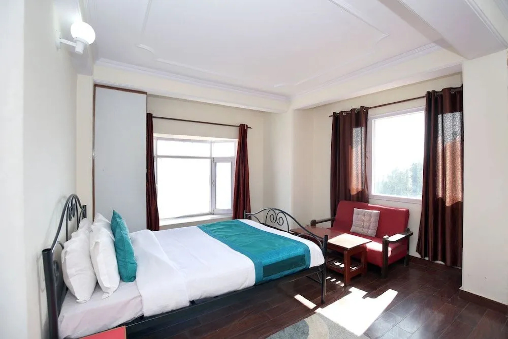 OYO Home 9897 Elegant 3BHK