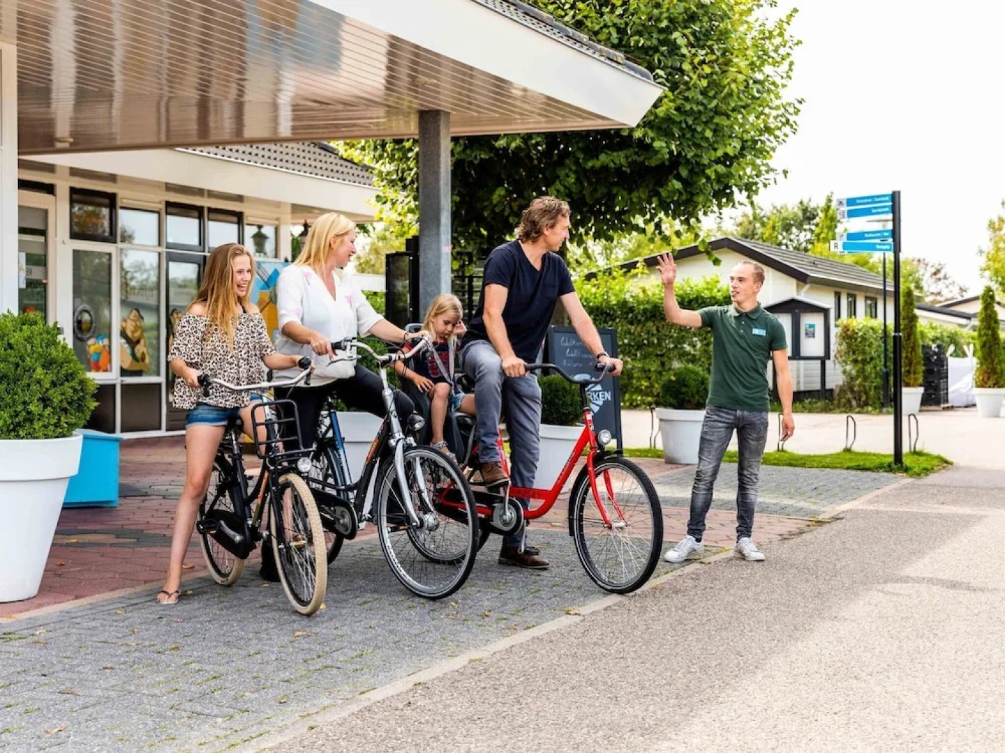 Adapted Chalet With Dishwasher, 3.5km From the sea in Egmond